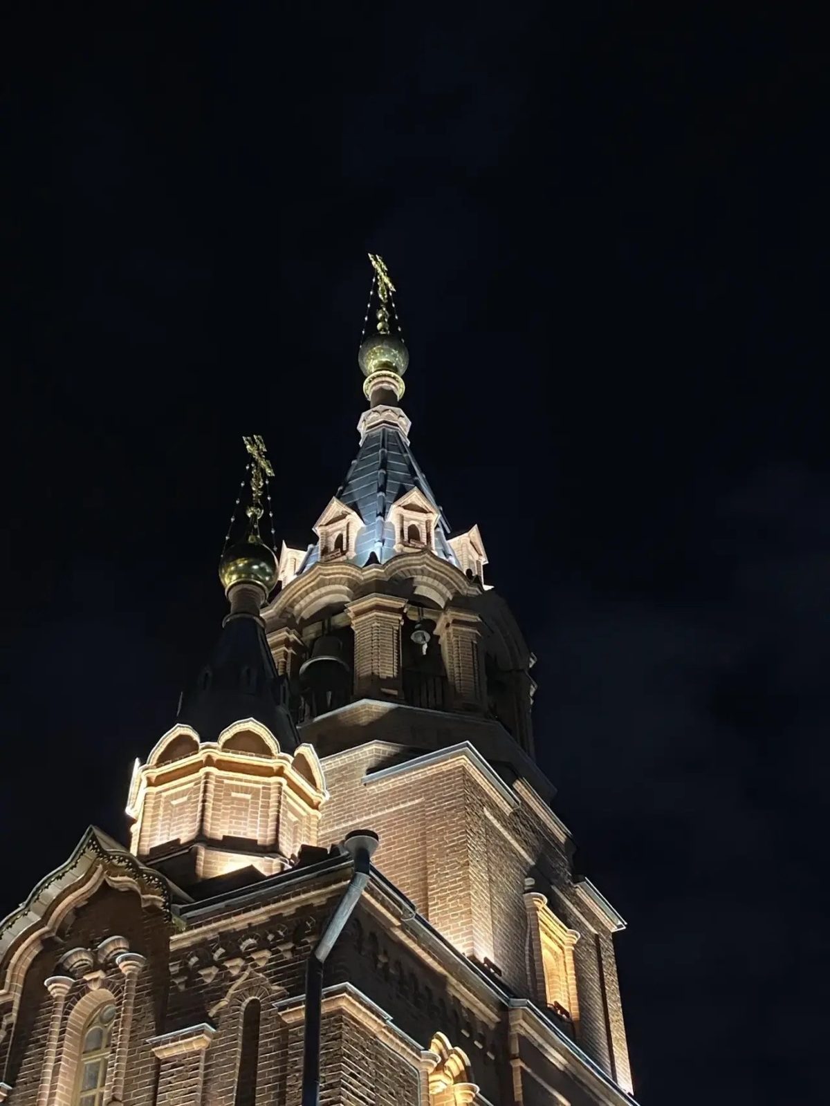 Монтаж контурного освещения
